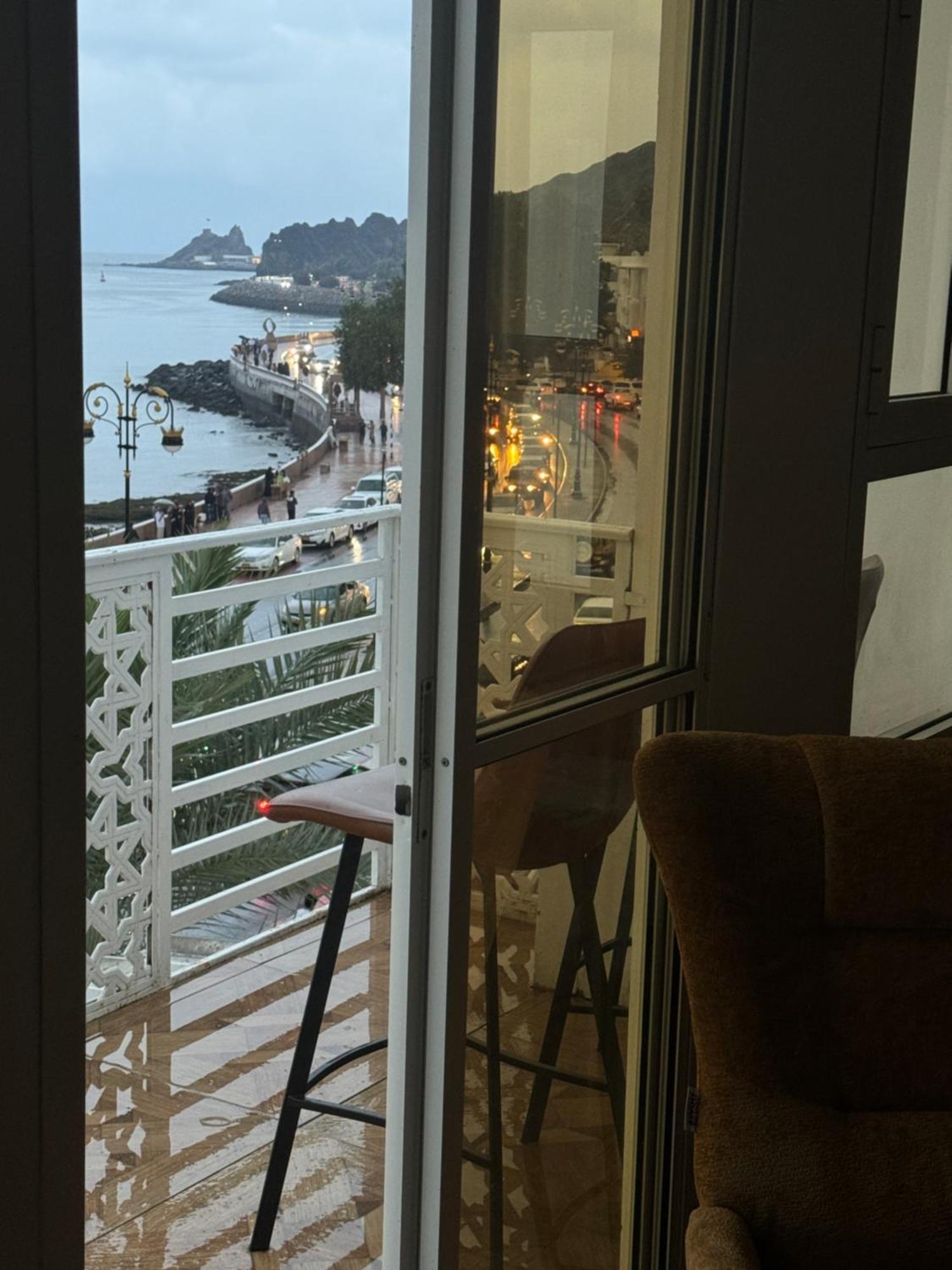 Muttrah Souq And Sea View Appartement Masqat Buitenkant foto